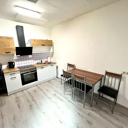 Ferienhaus Häuschen Für Monteure, Autobahn