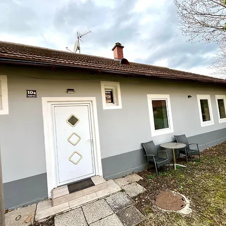 Holiday home Haeuschen Fuer Monteure, Autobahn